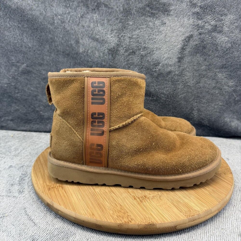 UGG Boots Womens Size 8 Brown Suede Shearling Ankle Winter Snow 1134962
